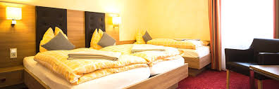 The accommodation is settled 6 km from the centre of moscow.the museum of the patriotic war of 1812 is also located near the hotel. Family Room 3 Beds Hotel Pension Berger Heidelberg