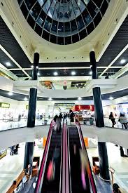 Retrouvez toutes vos enseignes shopping, vos cafés et retaurants préférés ainsi qu'un cinéma et un bowling dans votre centre commercial polygone béziers. Polygone Montpellier Wikiwand