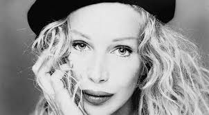 Soluzioni per la definizione *la spagna cantante* per le parole crociate e altri giochi enigmistici come codycross. 30 Anni Di Easy Lady Ivana Spagna Gli Anni 80 Il Sito Dedicato A Noi Degli Anni Ottanta