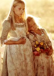 Mika Boorem Skye Mccole Bartusiak In The Patriot 2000 Rip Skye Mccole Bartusiak Jul 19 2014 Costume Drama Period Costumes Beautiful Actresses