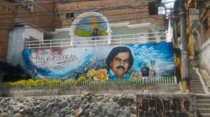 Medellín, su ciudad, la procedencia misma de su cártel, se transformó en punto turístico selecto, en. Pablo Escobar Tour Foto Transporter Medellin Tripadvisor