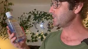 Amazon.com: T.N. Dickinson's Witch Hazel 100% Natural Astringent for Face  and Body, 8 fl oz : Beauty & Personal Care