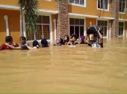 Bn For Malaysia On Twitter Banjir Keadaan Di Universiti Malaysia Kelantan Umk Pengkalan Chepa Kelantan Sebentar Tadi Http T Co Dwgicixgoh