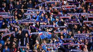Beide teams legten vergangenes wochenende einen denkbar schlechten start in die saison 2021/22 hin und wollen diesen mit drei punkten natürlich egalisieren. Kiel Schalke Im Tv Und Live Stream Fc Schalke 04 Gastiert Bei Holstein Kiel News De