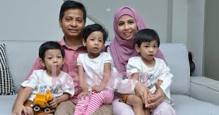 ( bagaimanapun juga cara membuat seorang anak bahkan kembar sekalipun memiliki banyak manfaat yang dirasakan oleh pasangan suami istri, antara lain sebagai penerus garis keturunan sekaligus. Pengalaman Punya Anak Kembar Tiga Ini Yang Dikongsikan Ibu Muda Ini Sangat Menarik Keluarga
