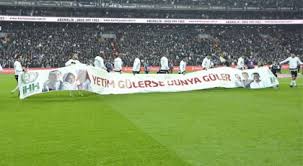 Beşiktaş kulübü, gaziantep fk maçı öncesinde vodafone park'a 'dünya kadınlar günü'ne özel pankart astı. Pankart Haberleri