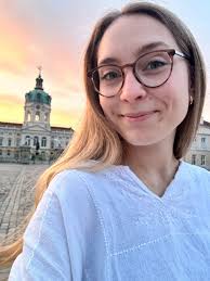 workfromeverywhere #remote #socialmedia #copywriting