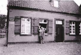 In einer neuen serie stellen wir besondere immobilien im revier vor. Gedenktafel Familie Moises Heimatverein