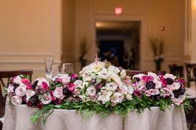 We provide fresh flowers from the farm to your doorstep. Nine Stunning Ways To Decorate Your Sweetheart Table