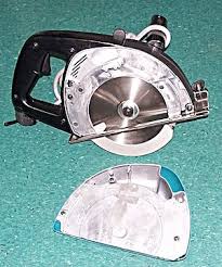 A soft steel or iron disk operated at such an angular velocity, corresponding to a velocity of a point on its periphery of about 15,000 feet per minute,… … useful english dictionary. Cold Saw Wikipedia