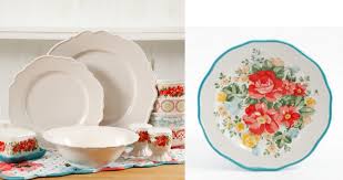 The pioneer woman flea market pie plate & baking dish set is a great way to present dinners, desserts and more. 20 Piece The Pioneer Woman Dinnerware Set For 29 99 Southern Savers
