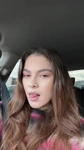 can y’all believe that these pictures were taken only 1 day apart ???  #transformation #brysontiller #newhaircut #shag