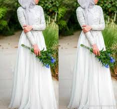 For more unique wedding dresses check out this compilation showcasing wedding clothes from intricate paper wedding dresses by asya kozina. Discount Muslim Wedding Dresses With Hijab Simple Pure White Beaded C Rystals High Neckline Long Sleeve Chiffon Islamic Wedding Dress Bridal Wear Brides Dresses From Yateweddingdress 122 94 Dhgate Com