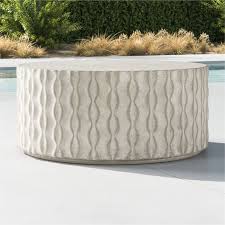 Cast Concrete Coffee Table In 2020 Concrete Coffee Table Outdoor Accent Table Outdoor Coffee Tables