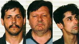 Le protagoniste de l'affaire, marc dutroux, est auteur, entre autres, de viols et de meurtres sur des fillettes et des adolescentes, ainsi que d'activités relevant de la pédophilie, et fut condamné pour ces faits. L Archive La Rocambolesque Identification De Marc Dutroux Le Soir Plus