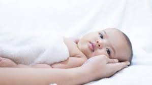 Once your baby starts crawling and eating solid foods, you will need to bathe him more often because he will be getting dirtier. Tips For Bathing Your Baby When It S Very Cold