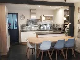 Cuisine Equipee Sur Mesure Light Blanc Brillant Idee Amenagement Cuisine Cuisine Appartement Cuisine Moderne