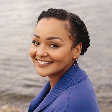 Lori Carruthers's Instagram, Twitter & Facebook