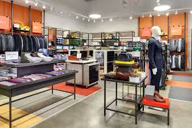 The Best Outlet Stores In Chicago Discount Clothing Chicago Furniture Store Interiors