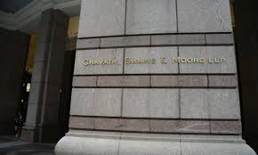 On the other end, a senior level lawyer (8+ years of experience) earns an average salary of $219,980. Cravath Sets New High In Associate Salary Race The American Lawyer