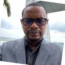 How to Build a Project Management Career: A Guide