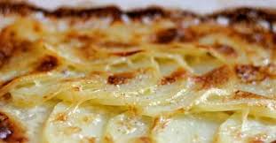 Le patate a casa mia sembrano sempre non bastare mai! Ricetta Di Stagione Gratin Di Patate E Porri All Alloro Greenme