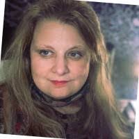 Beth Maree's Instagram, Twitter & Facebook