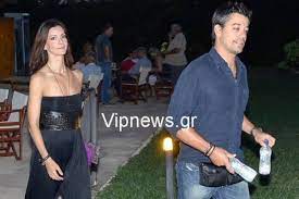 Η κατερίνα καινούργιου λύγισε όταν αναφέρθηκε στη μαρία ηλιάκη. Katerina Lexoy Manos Stratakhs O Mystikos Gamos Sthn Patmo Vipnews