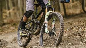 Setup Tipps Furs Mtb So Stellen Sie Sattelstutze Und Sattel Perfekt Ein Know How Sattelstutze Und Sattel Am Mtb Perfekt Einstellen In 2020 Fahrrad Mountainbike Mtb Federgabel