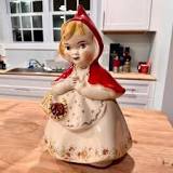 8 Vintage Cookie Jars to Look for at the Thrift Store