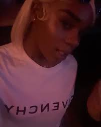 I’m too pretty to be sitting in a nose bleed.. 🖤