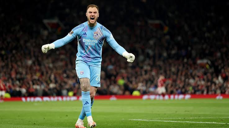 Quanto o S&atilde;o Paulo ganha com a venda do goleiro Lucas Perri ao Leeds? | Goal.com Brasil