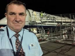 Did Flex Jet 560 have one or two pilots operating?