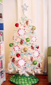 Make these large peppermint candy decorations for your christmas garland by using paper plates and paint. My Peppermint Candy Party Christmas Tree Twinkie Chan Blog