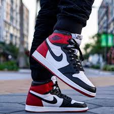 Air Jordan 1 Retro High Black And White Air Jordan 1 Retro High Black Toe Sneakers Men Fashion Sneakers Fashion Hype Shoes