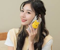 A magical tool for watching TV series] Winnie the Pooh series magnetic  airbag bracket (smile)