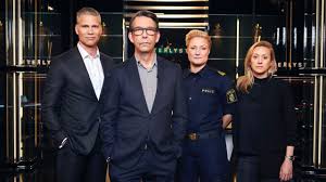 The show plays security camera footage, reconstructions of crimes, and then takes calls and tips from the swedish public. Uddevallanyheter Efterlyst Tar Upp Wilmas Forsvinnande