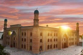 The distance between the mosque and mecca is 4932.59 km north east. Khalid Ibn Al Walid Mosque Telegraph