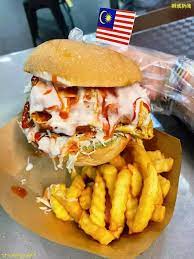 Bugis Street“堡大人”网红汉堡🍔很有马来西亚味道的Ramly Burger！平价好吃有家乡味🤤 | 狮城新闻| 新加坡新闻