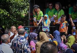 Bagaimanakah kita menerima wang yang diperlukan? Bantuan Terus Mencurah Bagi Ringankan Beban Mangsa Banjir Utusan Borneo Online