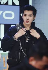 Kris Wu Edit In 2020 Kris Wu Korean Street Fashion Fashion