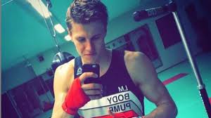 Große gefühle bei let's dance! Simon Zachenhuber Privat So Tickt Der Boxer Bub Abseits Des Boxrings News De