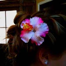 Easy Hawaiian Hairstyle Hawaiian Hairstyles Beach Wedding Reception Hairdo