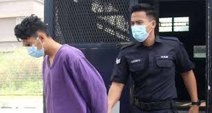 Dukun cabul | pasien cukup bayar dengan hasrat. Youtuber Cabul Anak Dara Orang Direman 2 Hari Netizen Fokus Pada Ketampanan Anggota Polis Di Sebelah Suspek The Reporter