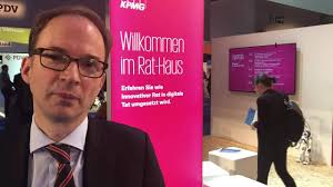 Ferdinand Schuster, Partner und Geschäftsführer des Instituts für den  öffentlichen Sektor über #myGovernment