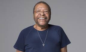 Martinho da vila (born february 12, 1938) is a brazilian singer and composer who is considered to be one of the main representatives of samba and mpb. Em Novo Album Martinho Da Vila Faz Homenagem Aos Orixas E Ao Rio De Janeiro