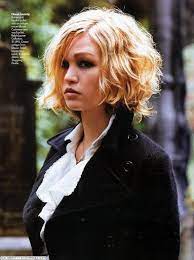 27 Flattering Hairstyles For Round Faces Curly Hair Styles Short Hair Styles Hair Styles