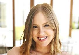 Jessica Santini's Instagram, Twitter & Facebook