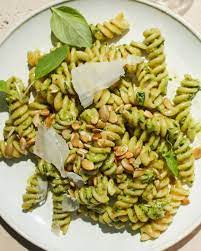 Nytcooking Posted On Their Instagram Profile Pesto Avocado Gold Pure Gold Get The Recipe For Thisiskaychun S Creamy Avocado Pesto Pasta