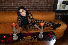 Hey all, come take some time out of your thursday with us and watch niki and gabi perform some original music live! Niki Demartino Launches Spooky Chic Jewelry Line Just In Time For Halloween Celeb Secrets